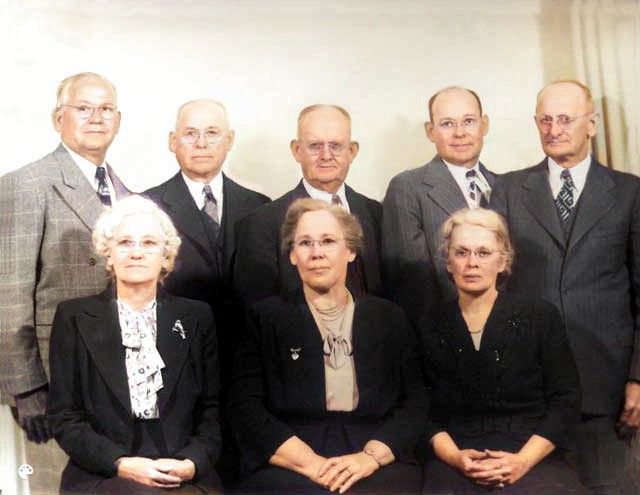 Reunion of Children of Decanie D Dowling and Mary Margaret Thames - taken before March 1948