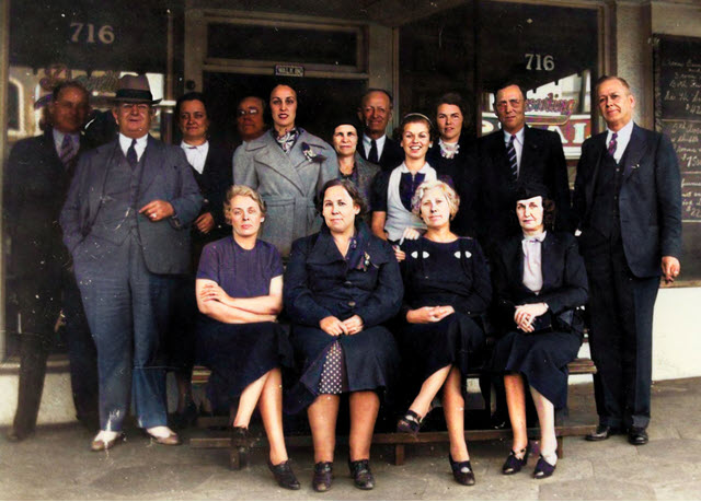 Dowling Reunion in front of Dowling Realty at 716 Central Ave, St Petersburg Florida